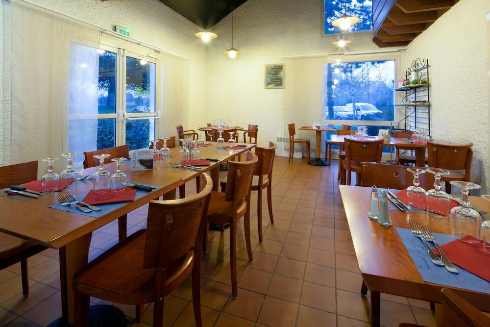 Greet Hotel Villeneuve La Garenne - Renove Buitenkant foto