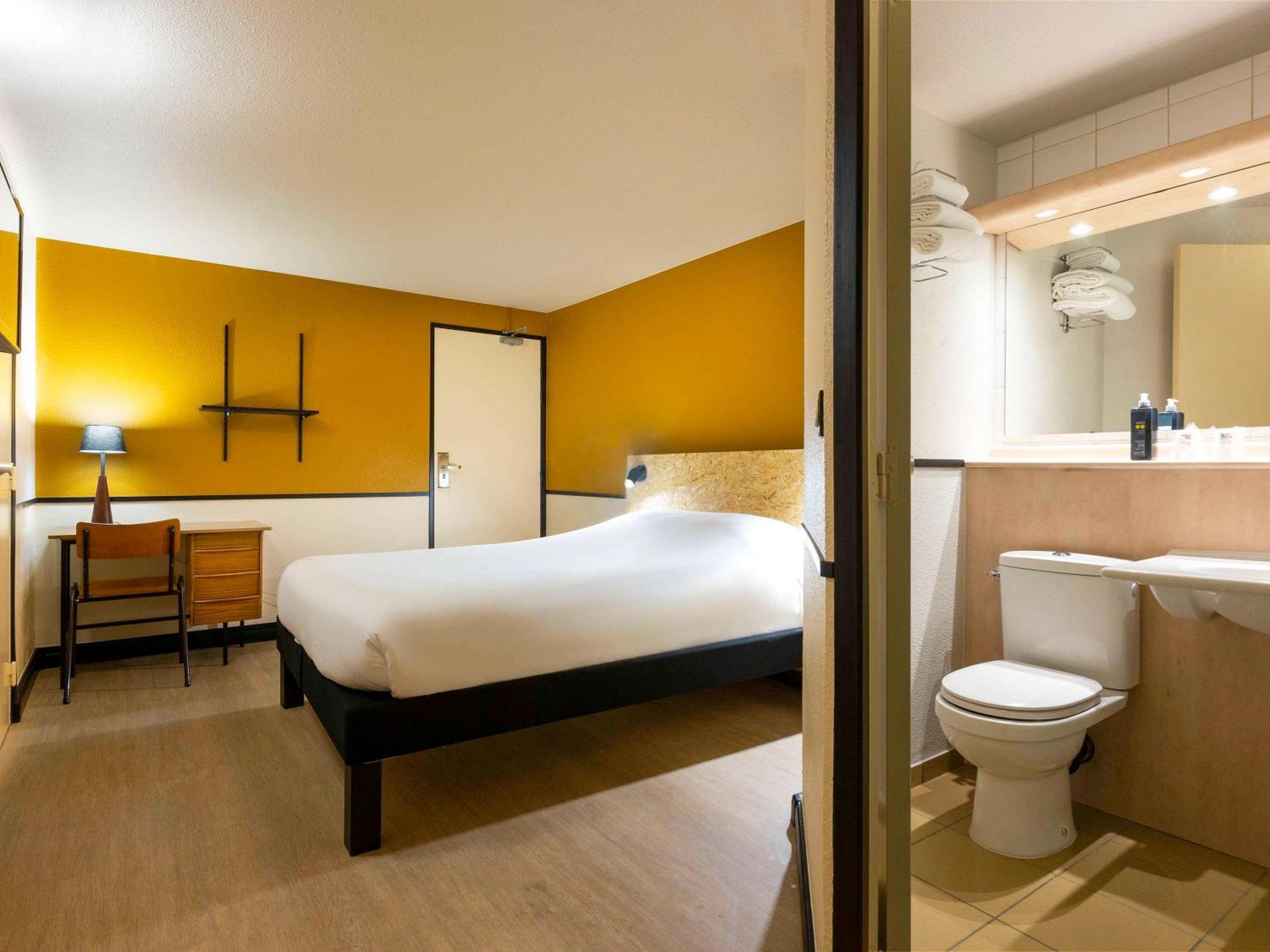 Greet Hotel Villeneuve La Garenne - Renove Buitenkant foto