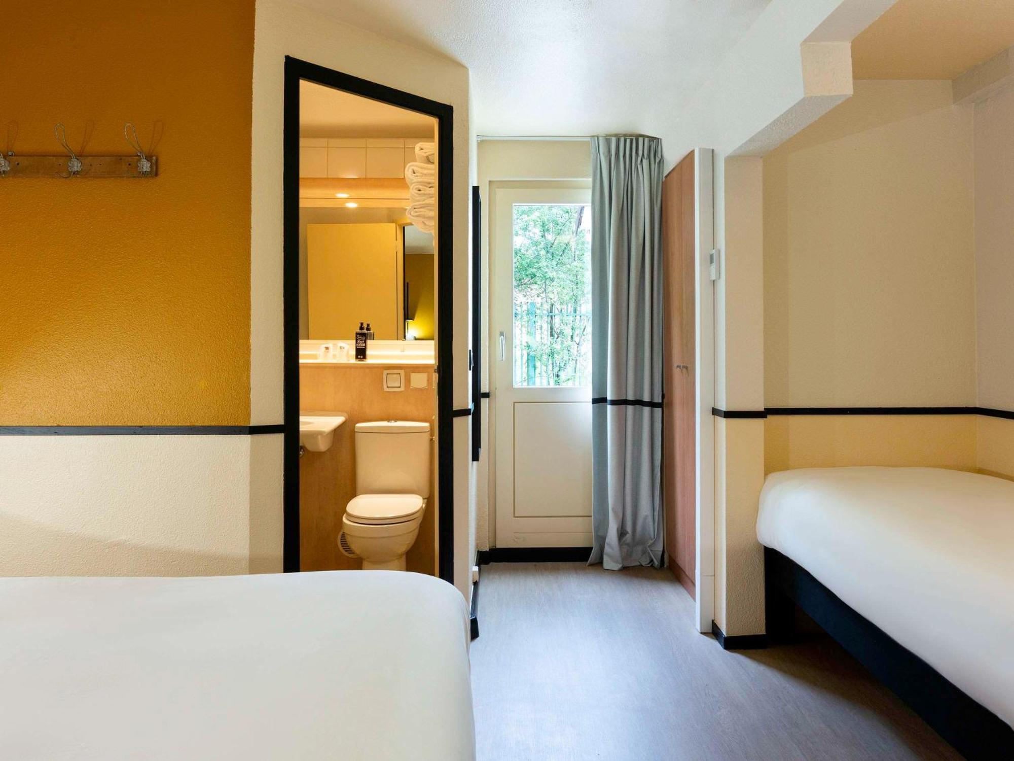 Greet Hotel Villeneuve La Garenne - Renove Buitenkant foto