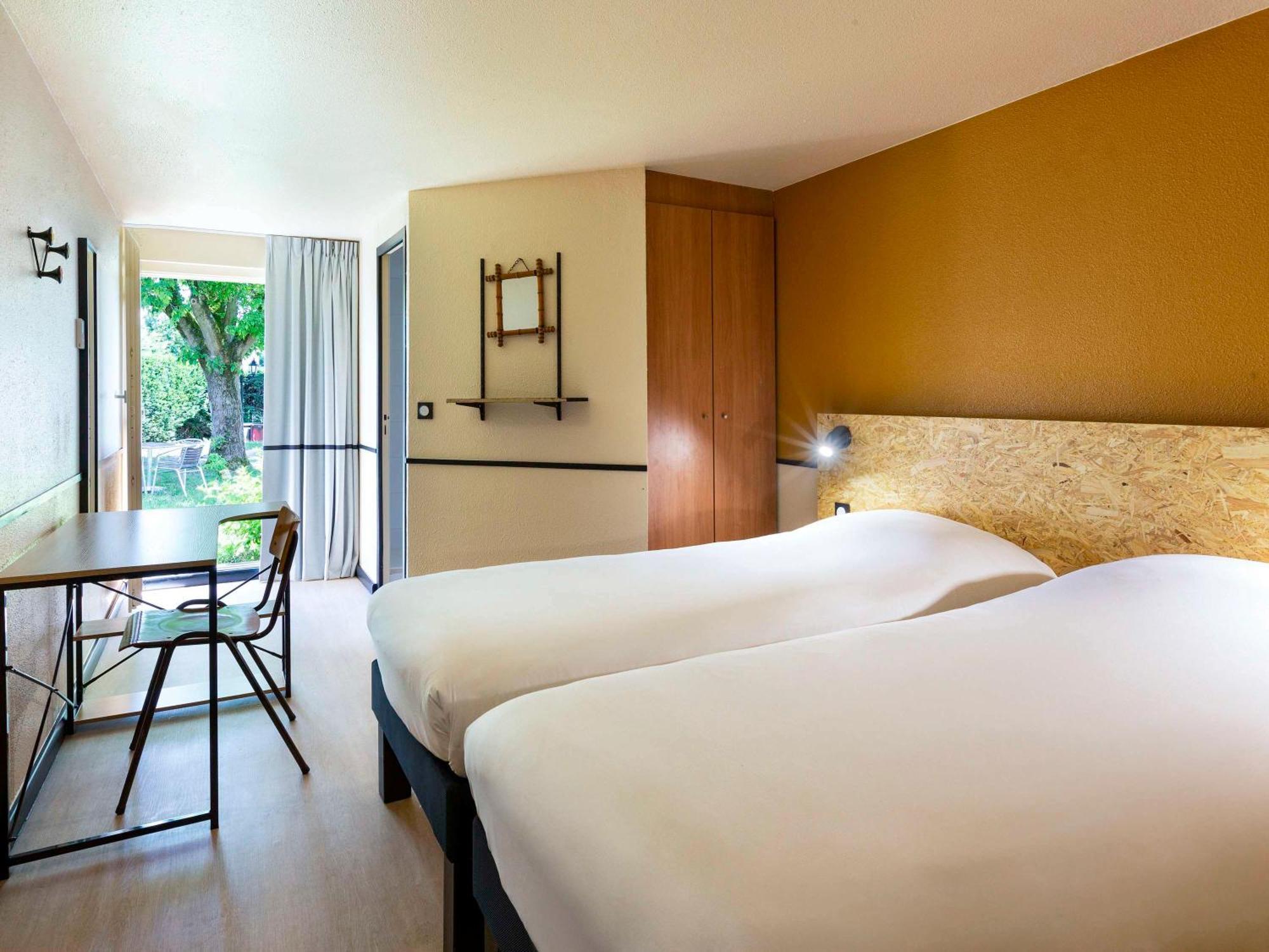 Greet Hotel Villeneuve La Garenne - Renove Buitenkant foto