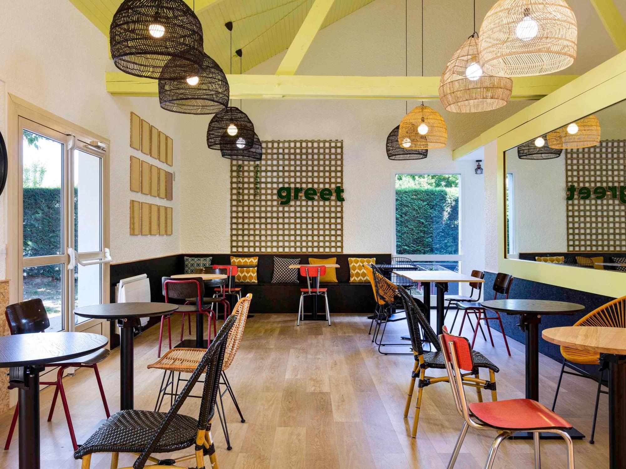 Greet Hotel Villeneuve La Garenne - Renove Buitenkant foto