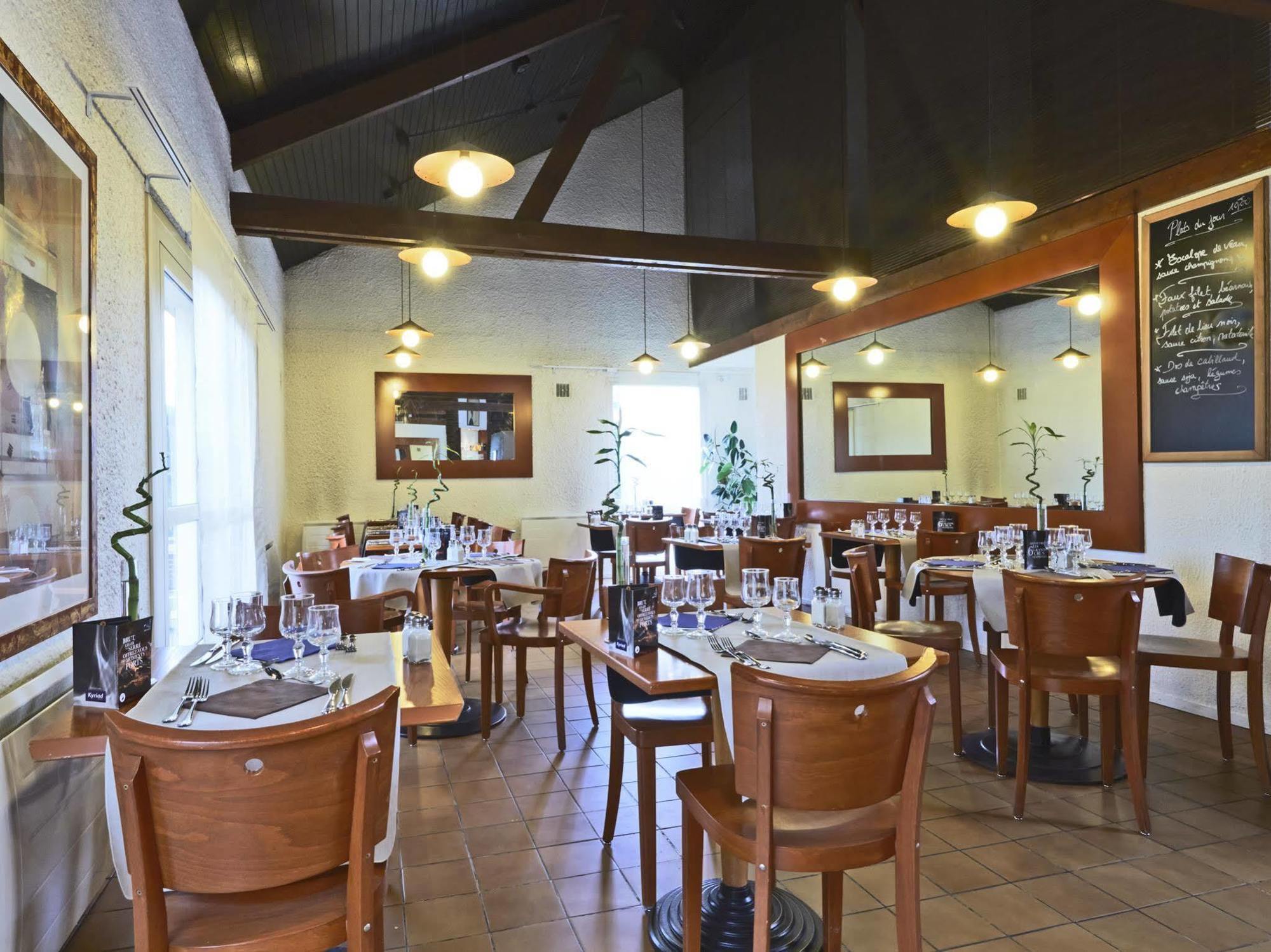 Greet Hotel Villeneuve La Garenne - Renove Buitenkant foto