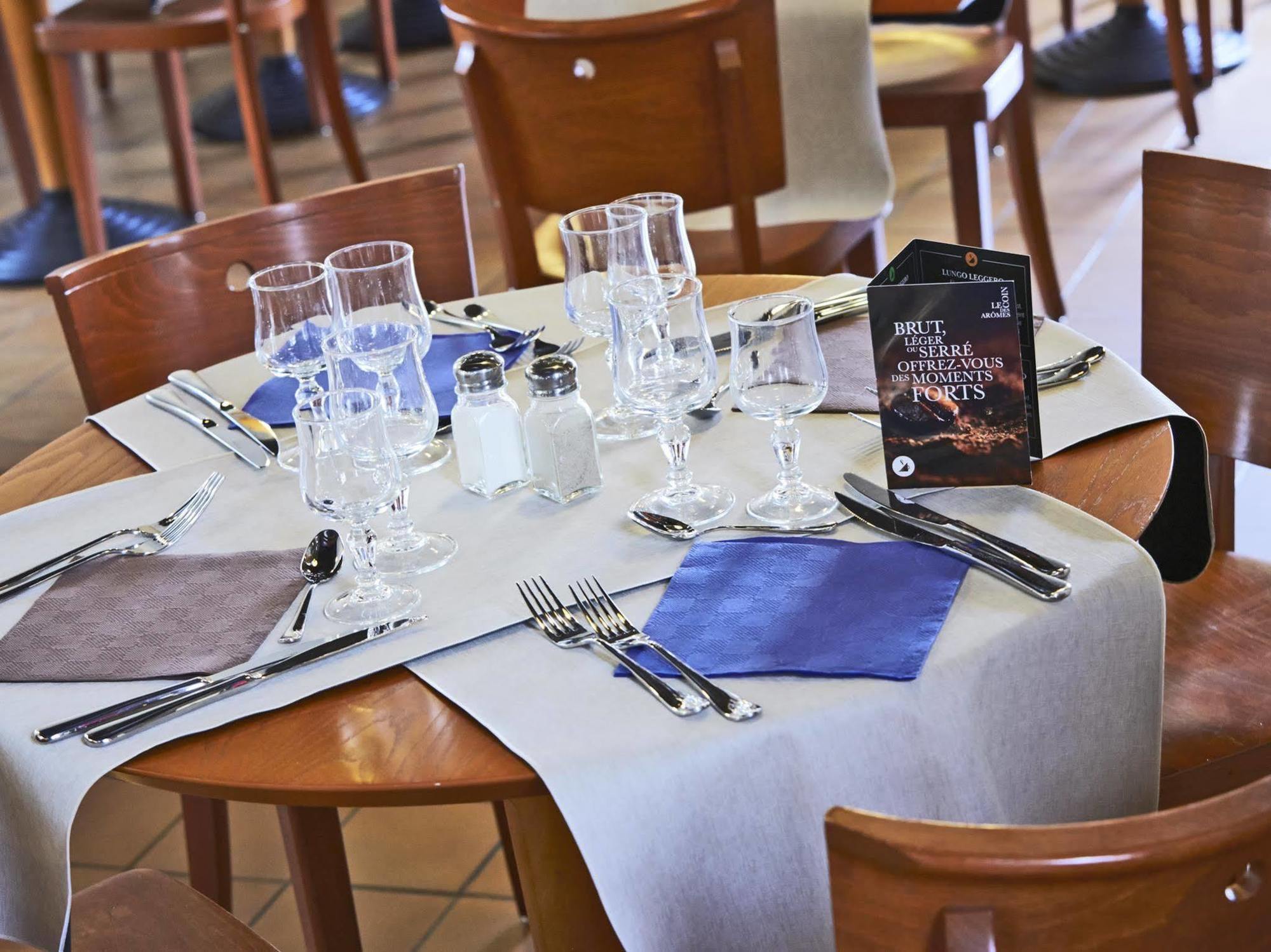 Greet Hotel Villeneuve La Garenne - Renove Buitenkant foto