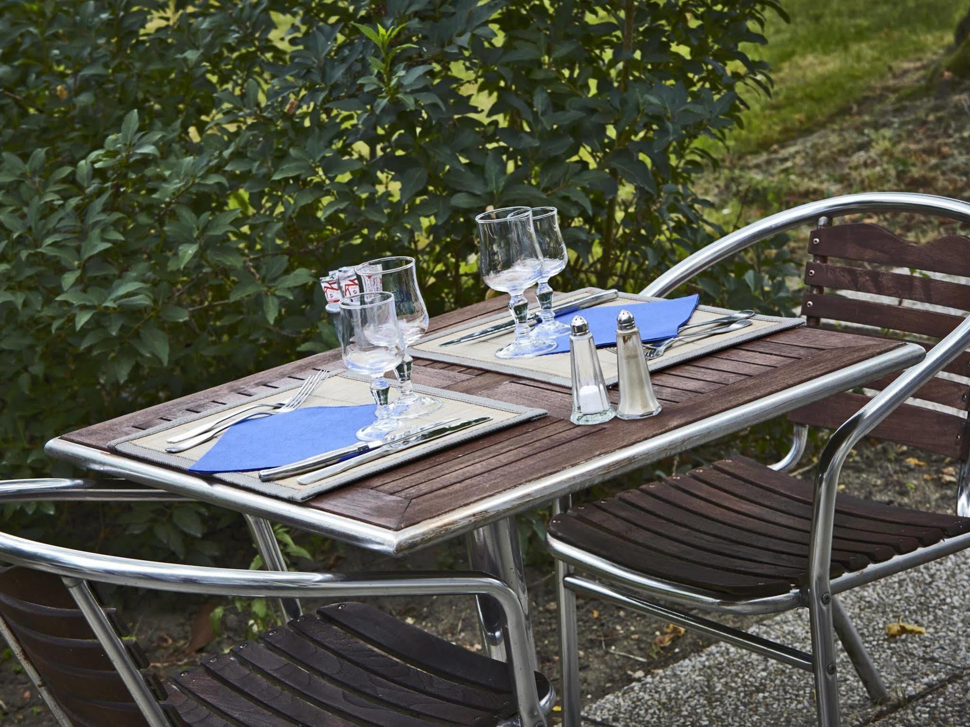 Greet Hotel Villeneuve La Garenne - Renove Buitenkant foto