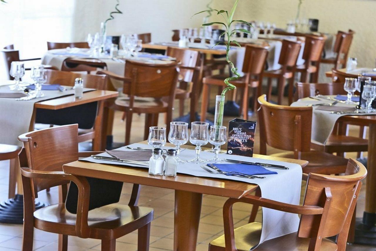 Greet Hotel Villeneuve La Garenne - Renove Buitenkant foto